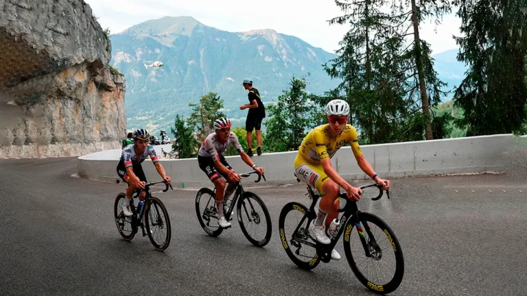 Isaac Del Toro Sobrevive a Caída en el Tour de Francia